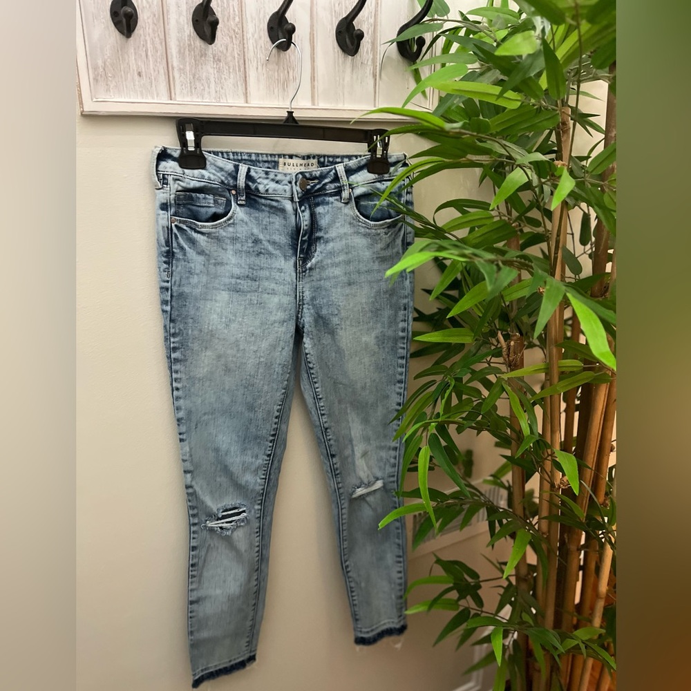 PACSUN Bullhead Denim Co Women's Mid-Rise Straight Leg Distressed Jeans, Size 28